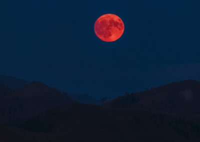 moon - fireball - mountain - moonrise - dolomites - fullmoon - crazy moment