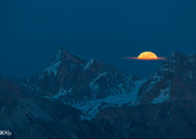 moon - fireball - mountain - moonrise - dolomites - fullmoon - crazy moment